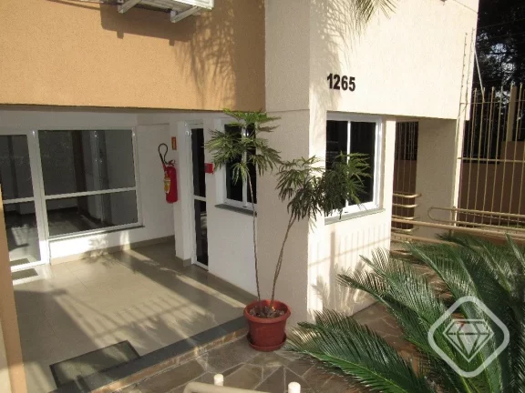 Imagem Apartamento com 2 dormitórios, garagem, elevador, prédio moderno e excelente construção no Bairr...