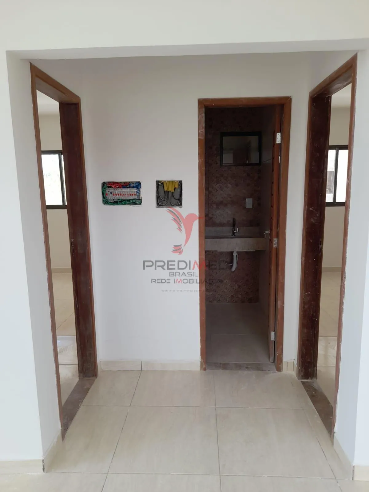 Imagem Casa com piscina,aceita carro, apartamento no negócio, 2 Suites, 3 Vagas de Garagem