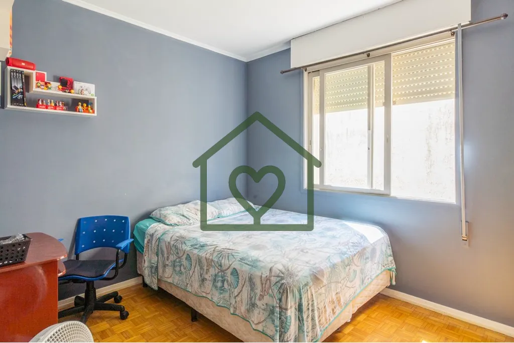 Imagem Amplo e confortável apartamento, reformado, com 3 dormitórios, 1 suíte e 114m²! Sala com living ...