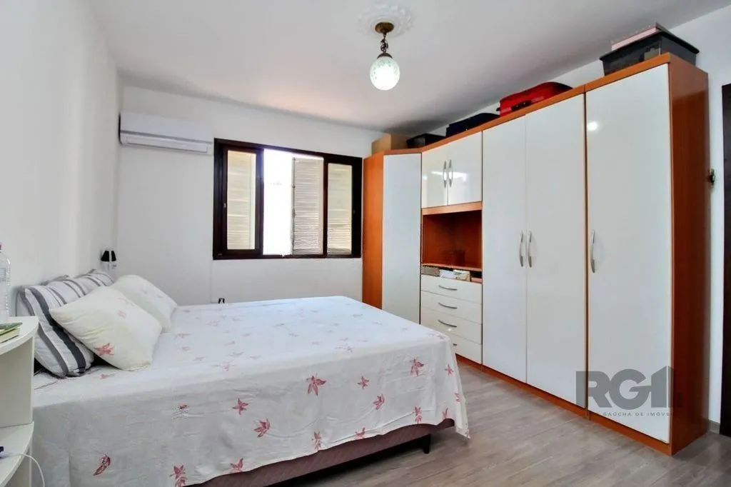 Imagem Casa 4 Dormitórios Bairro Gloria.