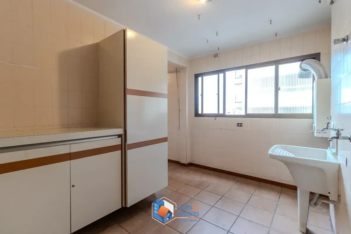 Imagem Apartamento para venda em Campo Belo com 5 quartos, sendo 2 suítes, 210m²