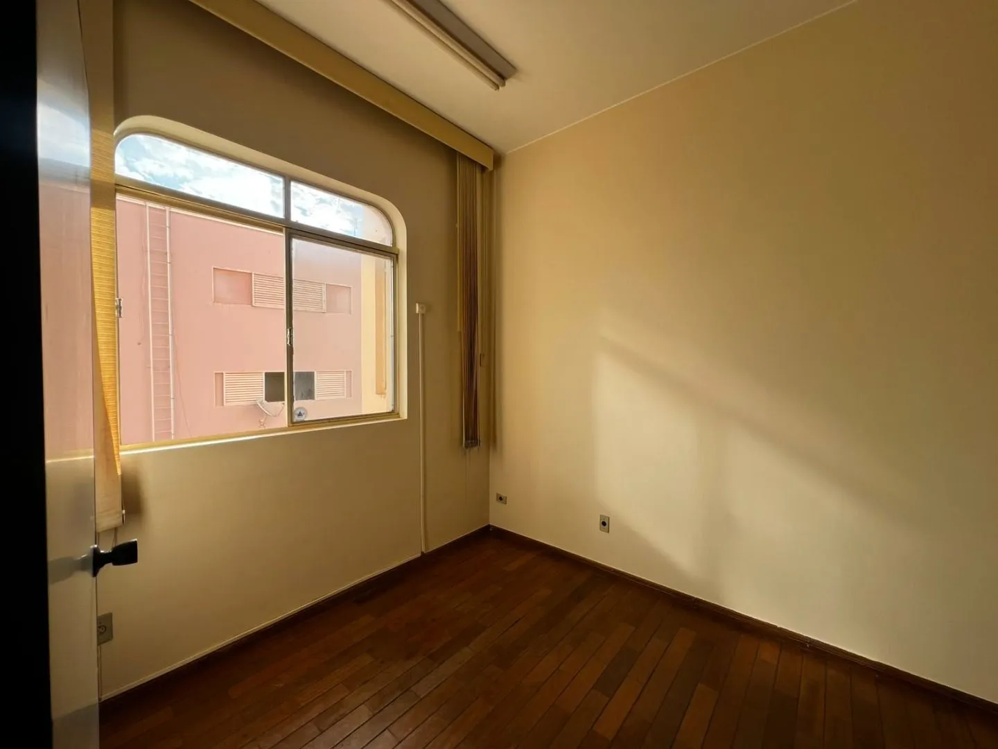 Imagem Sala à venda, 19 m² por R$ 79.000,00 - Centro - Patos de Minas/MG