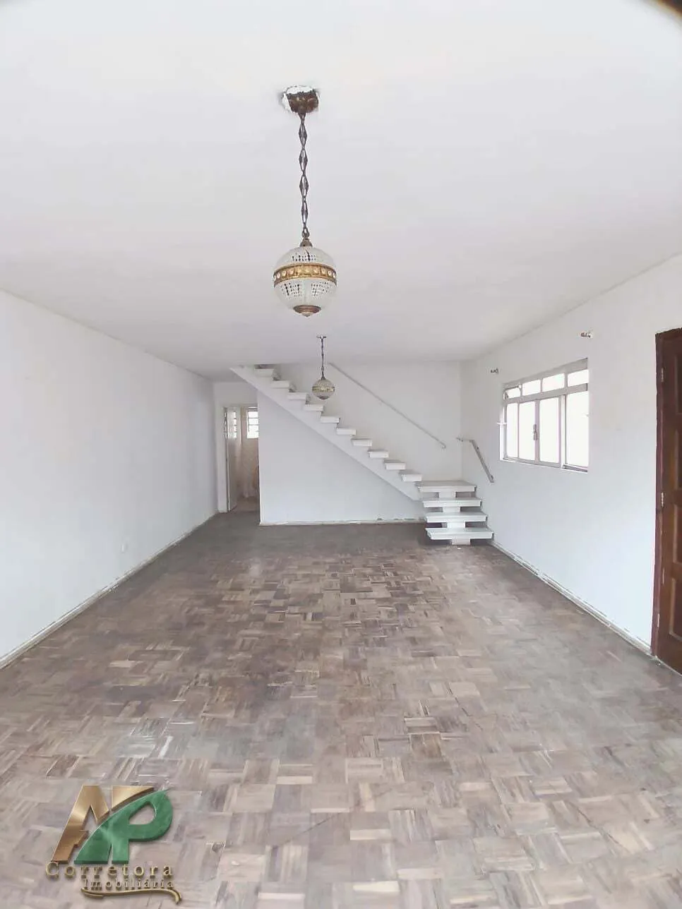 Imagem Casa à Venda em Santo Amaro: 3 Dorms (1 Suíte) + Edícula | Oportunidade Única!