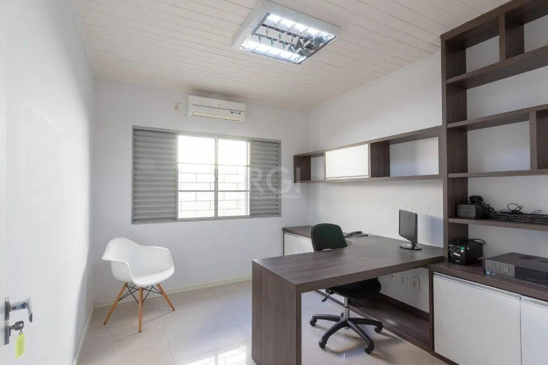 Imagem Casa para Venda - 199.62m², 5 dormitórios, 15 vagas - Tristeza
