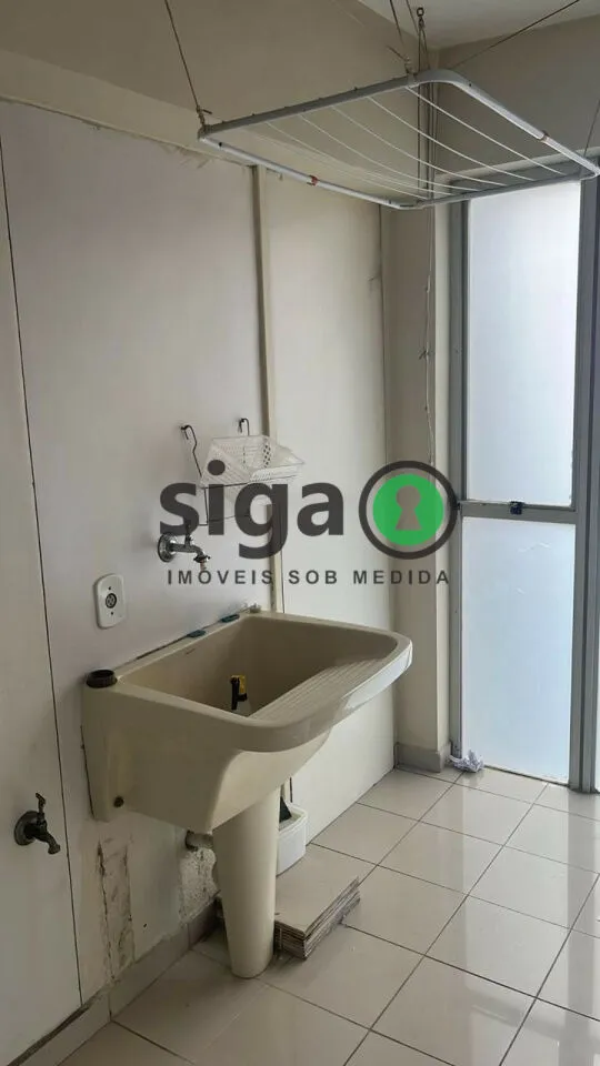 Imagem Apartamento com 3 dormitórios e 2 vagas no Edifício Coronet I e II.