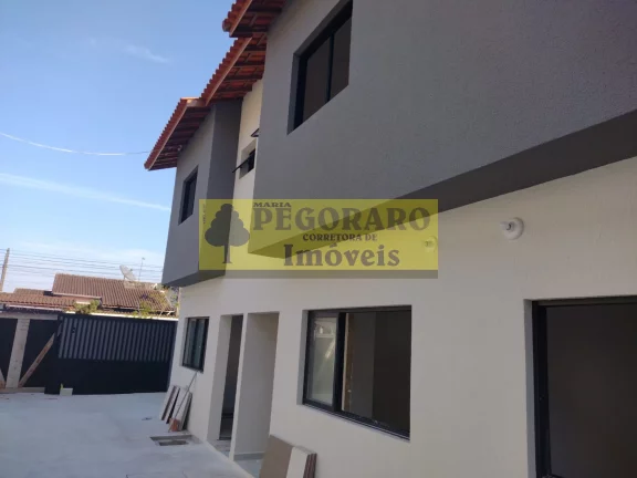 Imagem Sobrado à venda em Caraguatatuba-SP: 2 quartos, 2 suítes, 3 banheiros, 75m² no bairro Cidade Jardim!