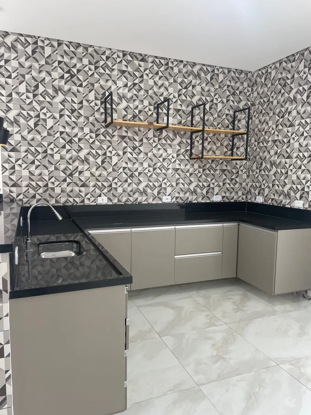 Imagem Casa à venda 3 Quartos, 1 Suite, 3 Vagas, 200M², Vila Prado, Pindamonhangaba - SP | Condomínio Vila Romana
