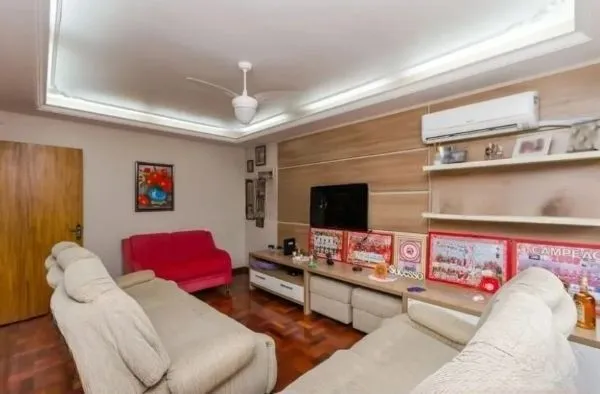 Imagem Casa / sobrado no bairro Jardim Itu de 3 dormitórios e pátio com piscina
