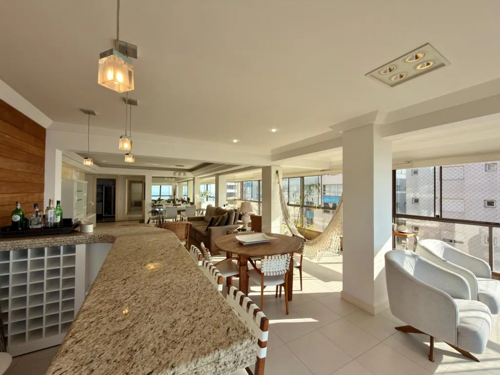 Imagem Apartamento 4 Dormitórios - Bairro Navegantes
