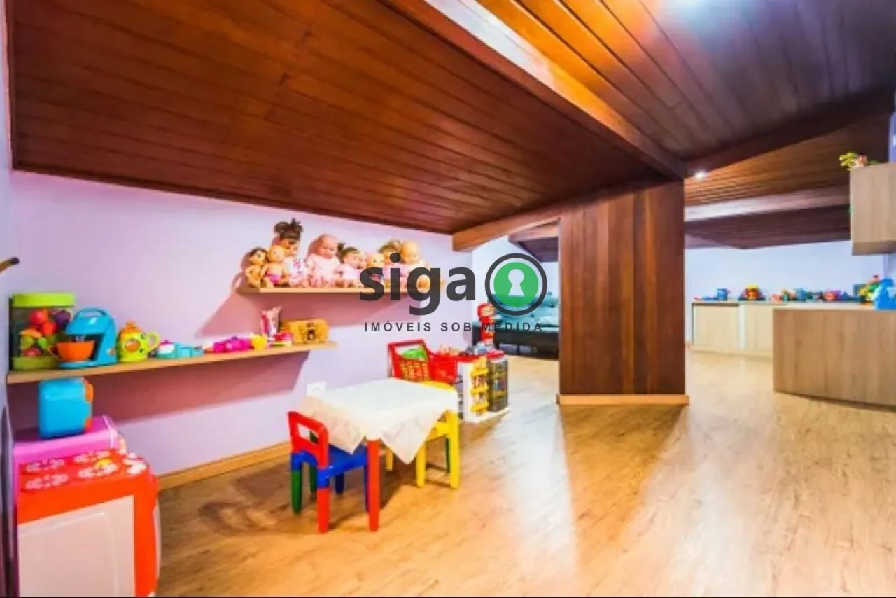Imagem CASA DE ALTO PADRÃO COM 4 SUÍTES PARA VENDA PRÓXIMA AO METRÔ