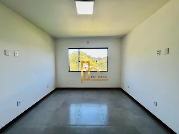 Imagem Casa com 3 dormitórios sendo 1 suíte e vista privilegiada à venda, 201 m² - Vale das Nações - Teresópolis/RJ