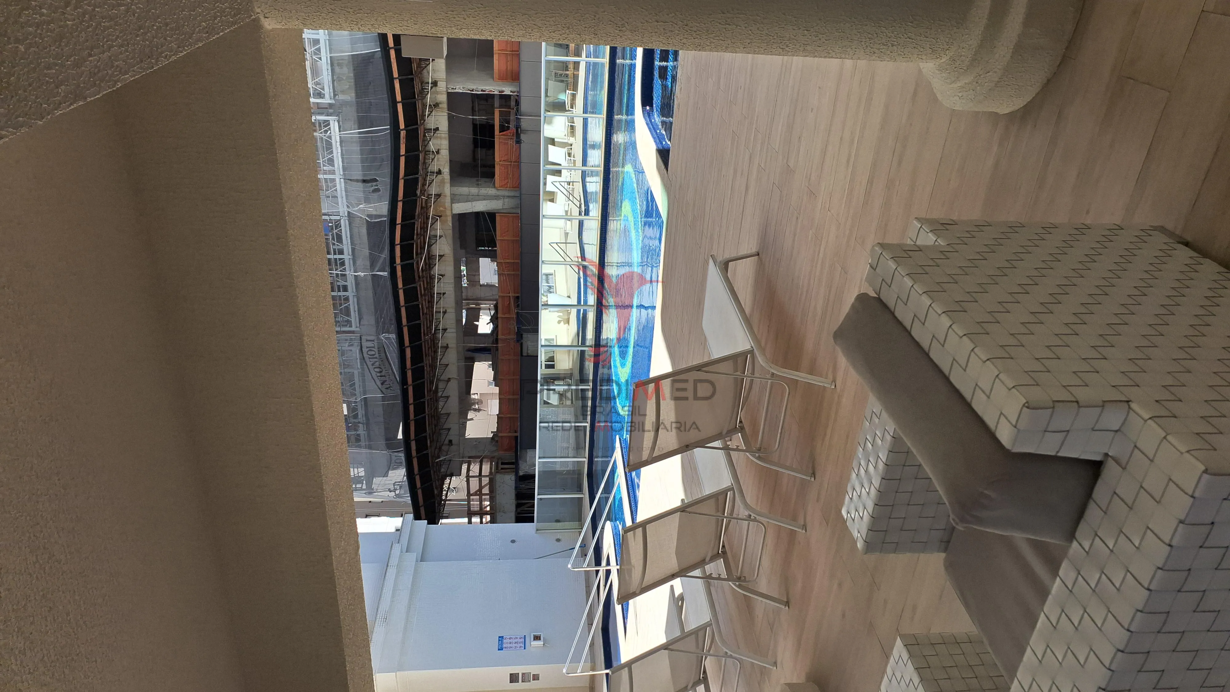Imagem Apartamento alto padrão na meia praia