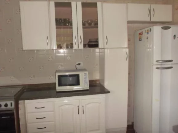 Imagem CASA LADO PRAIA EM TRES LOTES COM PISCINA