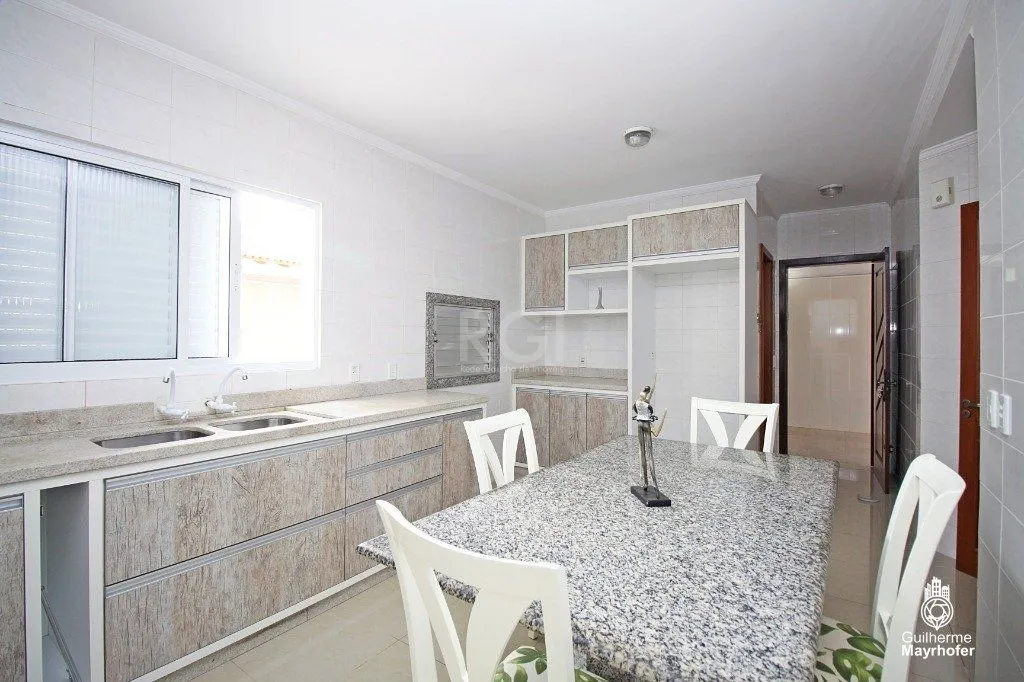 Imagem Casa para Venda - 246m², 3 dormitórios, sendo 2 suites, 3 vagas - Vila Ipiranga