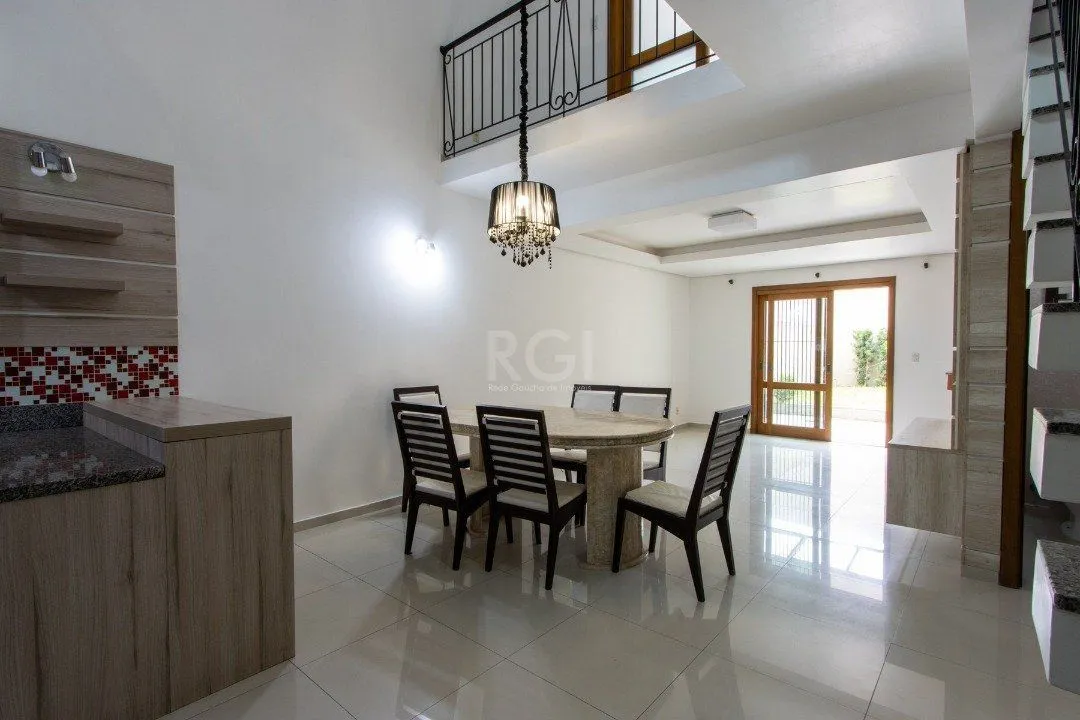 Imagem Casa para Venda - 204m², 3 dormitórios, sendo 3 suites, 2 vagas - Espirito Santo