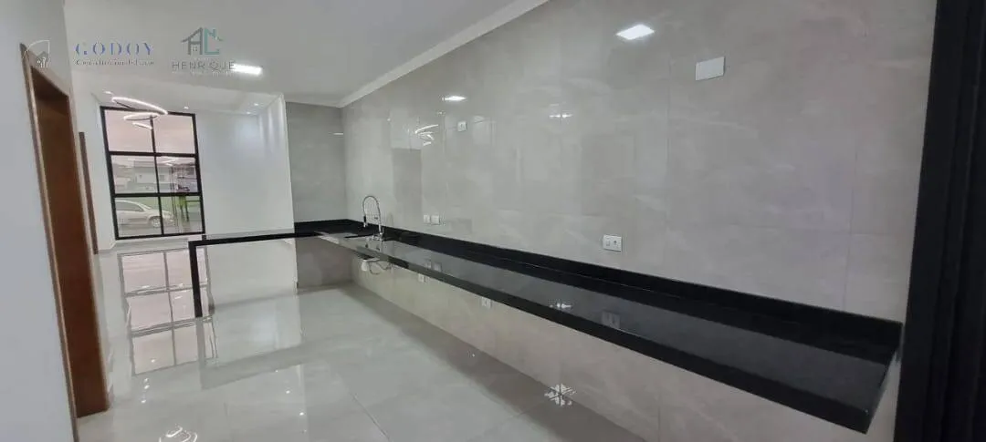 Imagem Casa Moderna Térrea com 3 Suítes e Estrutura de Clube - Próxima ao Shopping