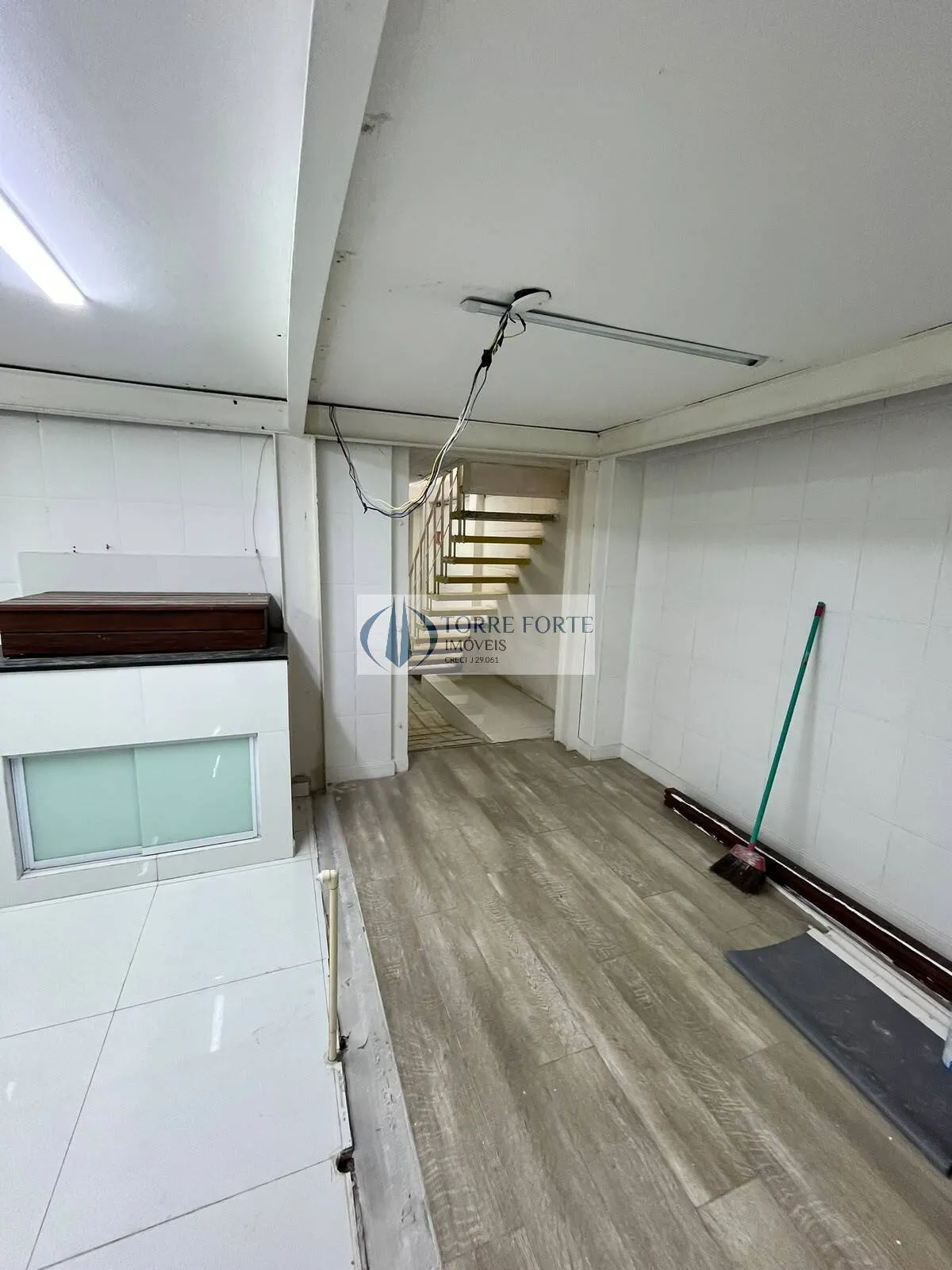 Imagem Ótimo sobrado com 180 m² com diversas salas bem localizado na Santa Cecilia