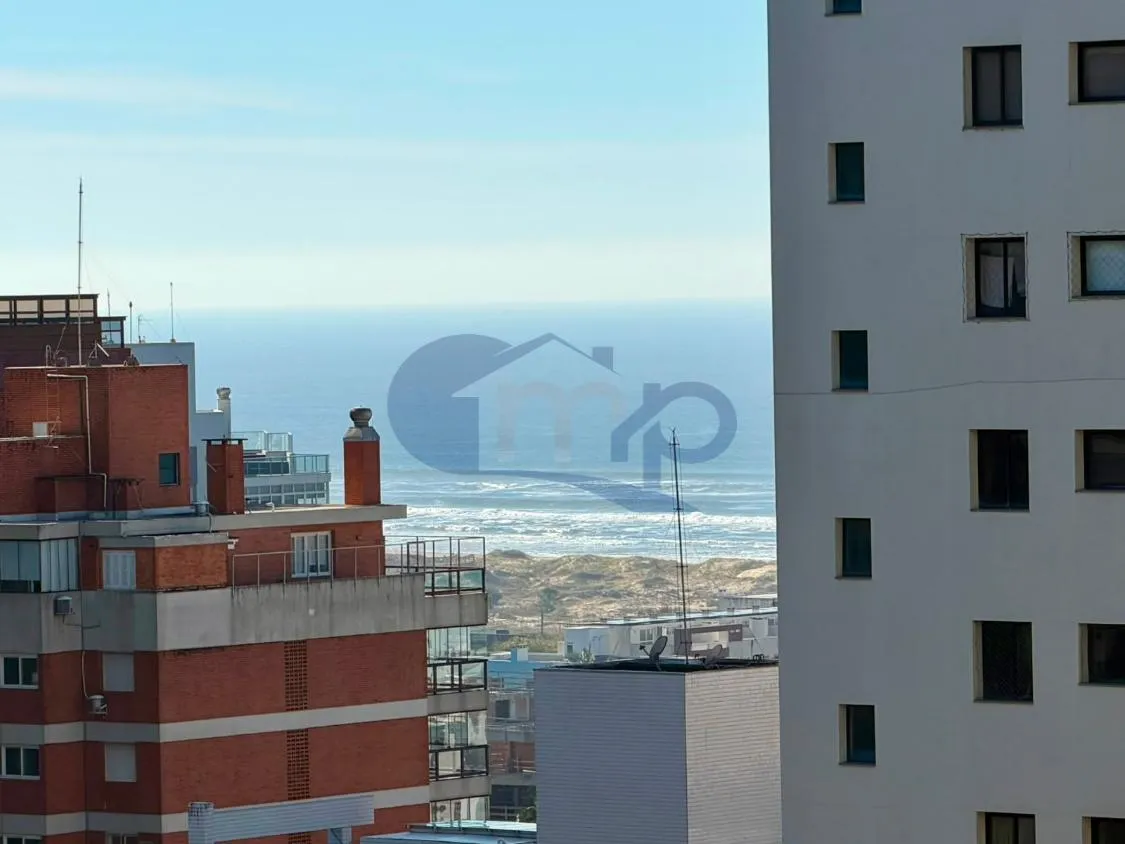 Imagem Apartamento a venda com 3 suites na Praia Grande em Torres/RS
