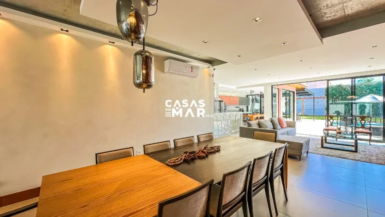 Imagem Casa Moderna para Temporada com 5 suítes, perto da praia em Geribá, Armação dos Búzios-RJ.