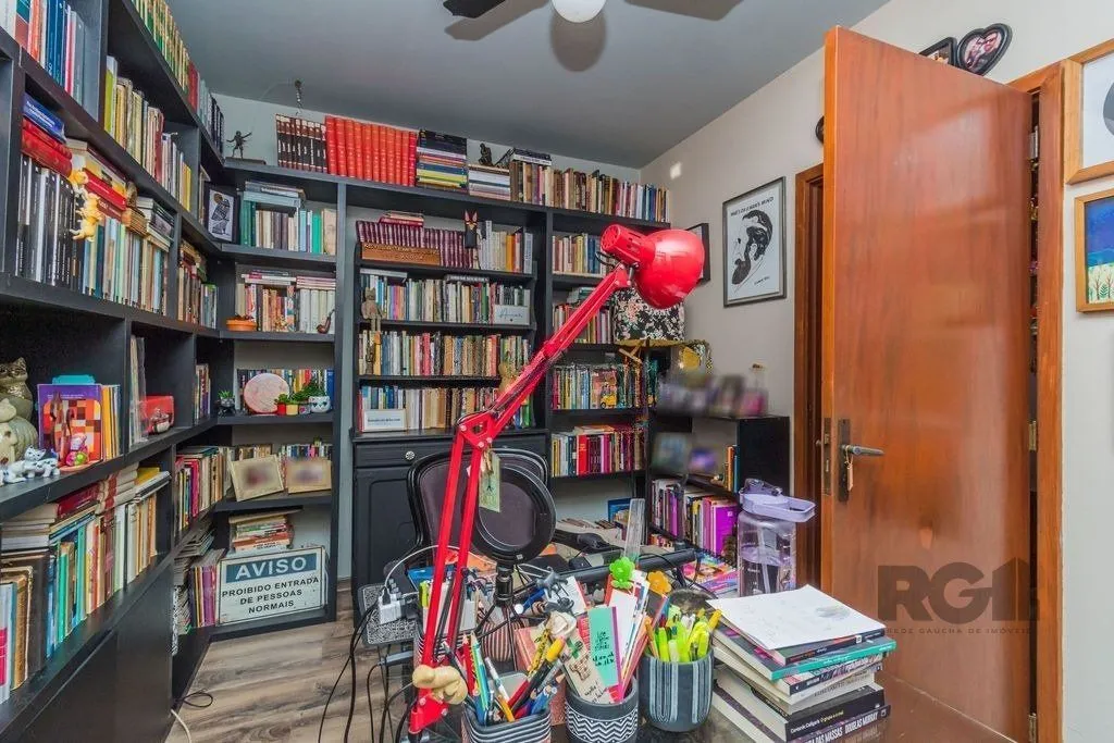 Imagem Casa em Condomínio 199m² - 3 dormitórios, 2 vagas no bairro Nonoai