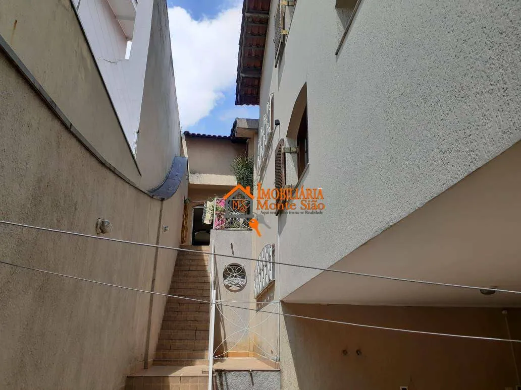 Imagem Casa com 3 dormitórios à venda, 398 m² por R$ 1.500.000,00 - Vila Galvão - Guarulhos/SP