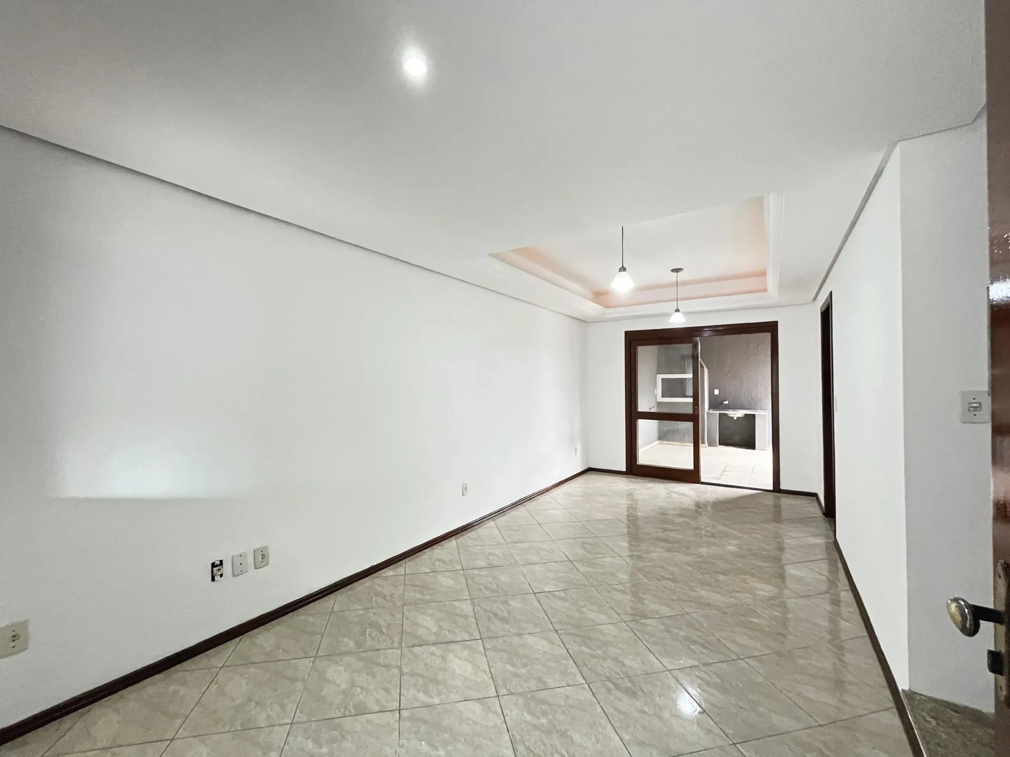 Imagem CASA 3 DORMITÓRIOS, SUÍTE, BAIRRO HIPICA, JARDINS DO PRADO EM PORTO ALEGRE-RS