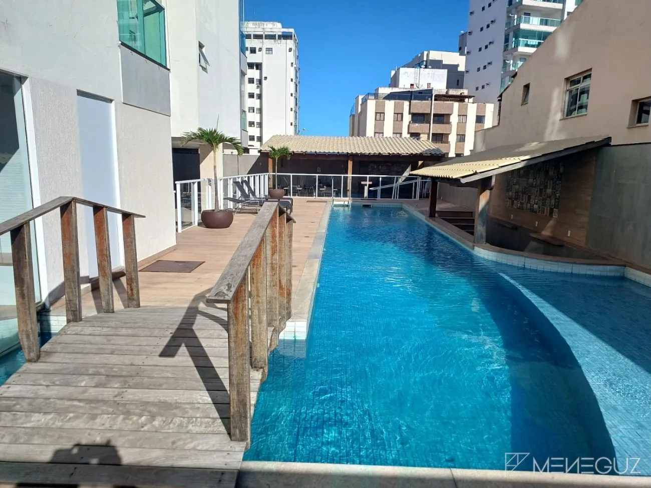 Imagem Exuberante apartamento de 3 quartos, elegantemente mobiliado, oferecendo conforto e sofisticação