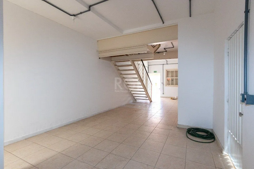 Imagem Casa para Venda - 232m², 3 dormitórios, 2 vagas - Navegantes
