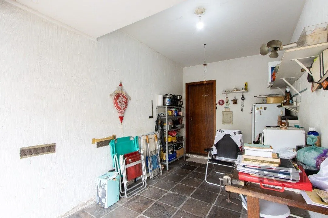 Imagem Casa de 3 dormitórios à venda na Tristeza - Zona sul de Poa.