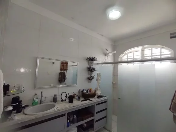 Imagem Casa de 240m² à venda, com 3 quartos (1 suíte), localizada em Candeias, Jaboatão dos Guararapes - Pernambuco.
