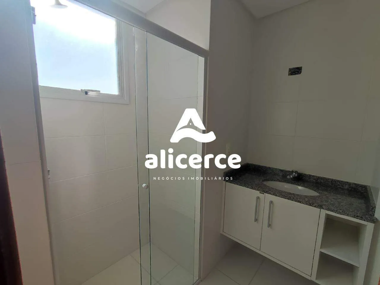 Imagem Apartamento à venda com 2 quartos 2 suítes, 63,94m² em Capoeiras Florianópolis