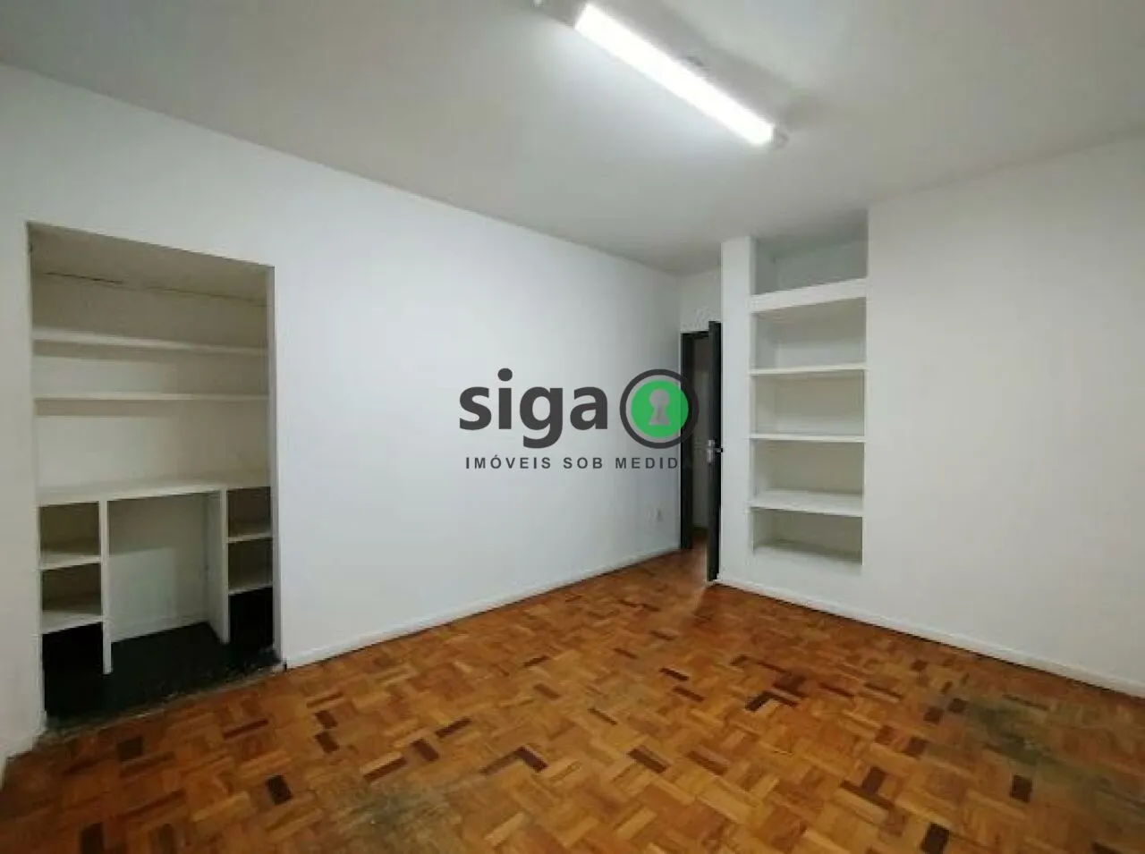 Imagem Casa Comercial no Itaim Bibi para locação com 105m², com 5 salas, 1 banheiros e 2 vagas, sem mobilia