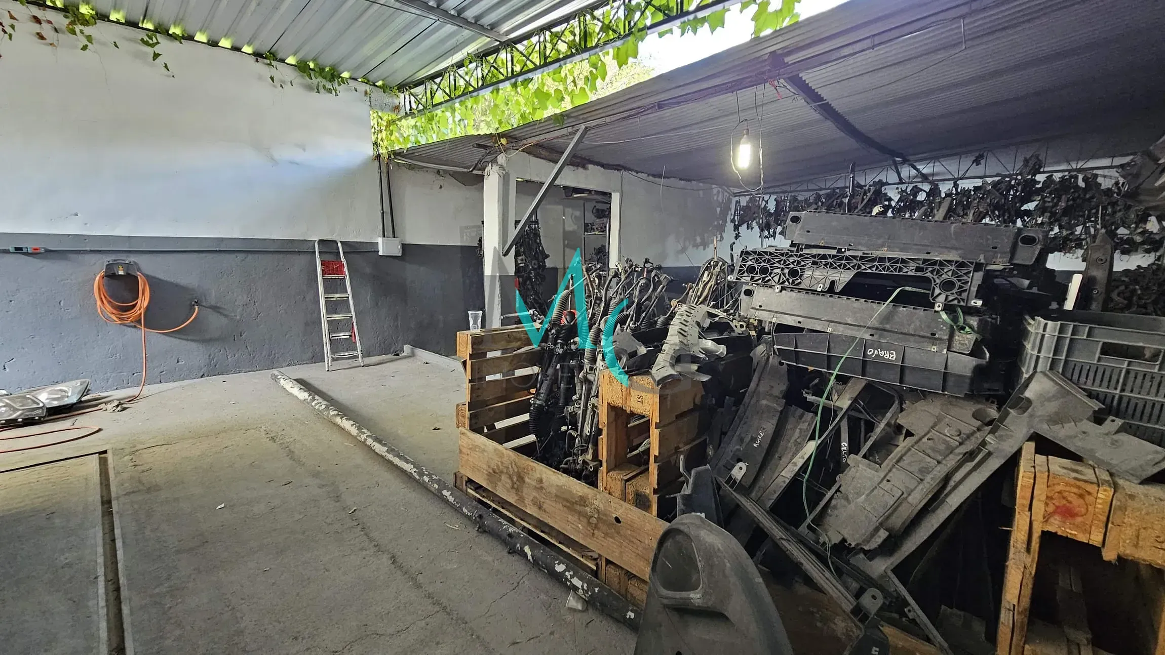 Imagem Galpão e Loja 550m² para locação por R$ 10.000,00 em Campo Grande, Rio de Janeiro, RJ