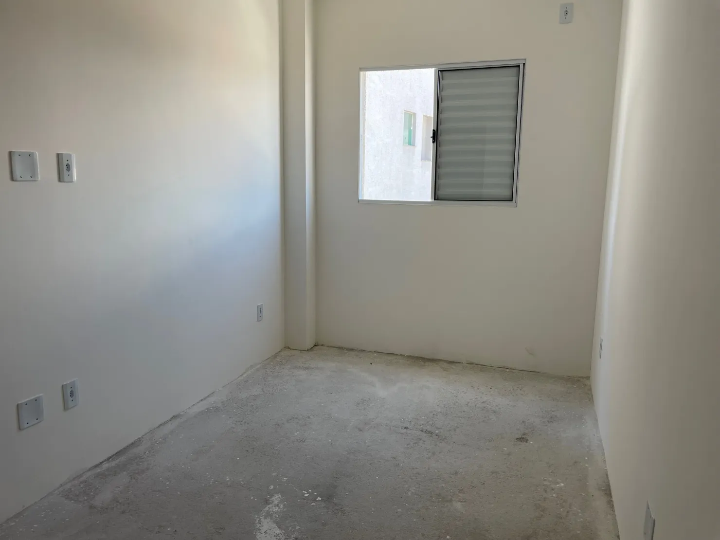 Imagem Apartamento dois dormitórios com suíte e sacada e ótima localização à venda, Bosque da Princesa, Pindamonhangaba, SP