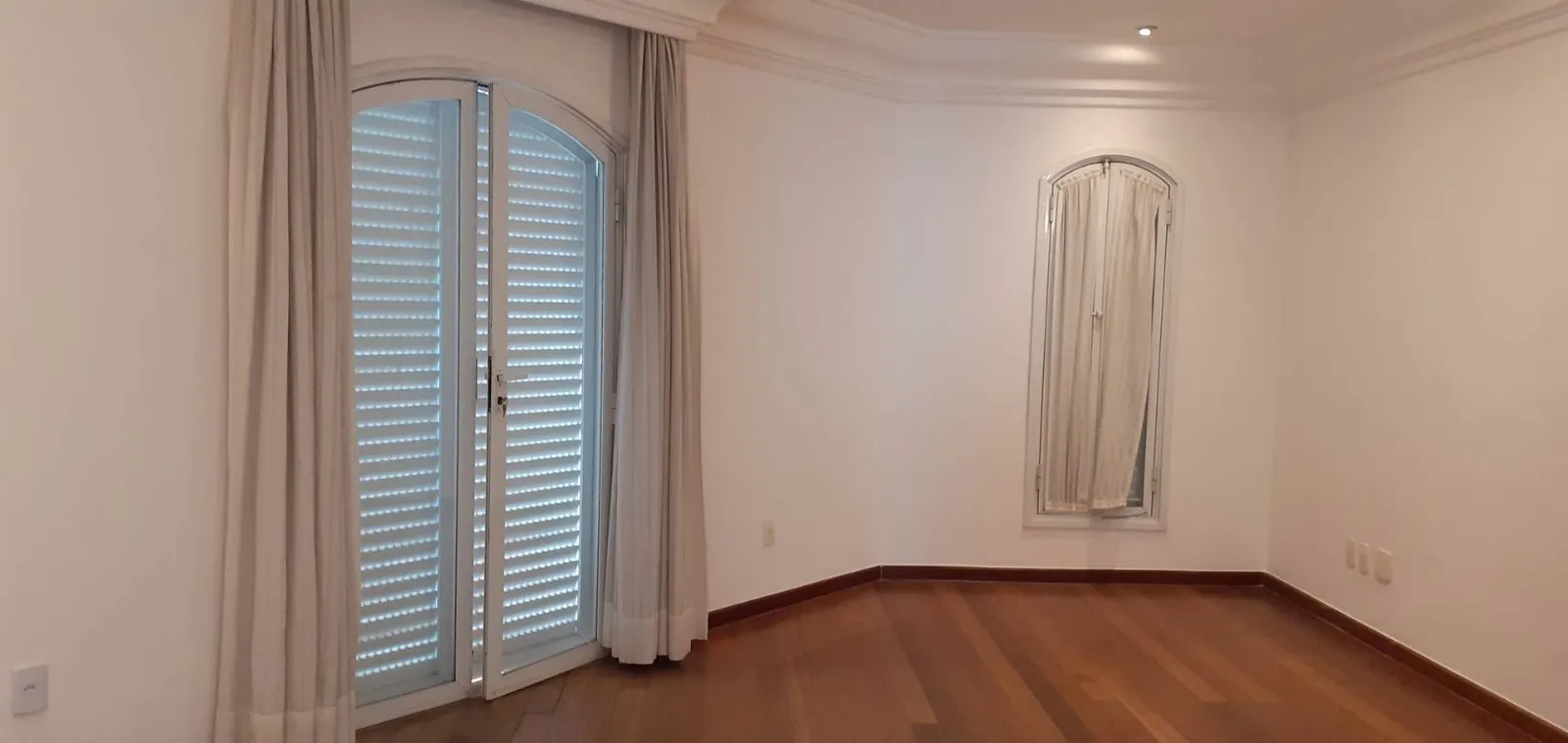 Imagem Casa Sobrado 843m² Localizada no Alphaville Residencial 2 - Barueri/SP!