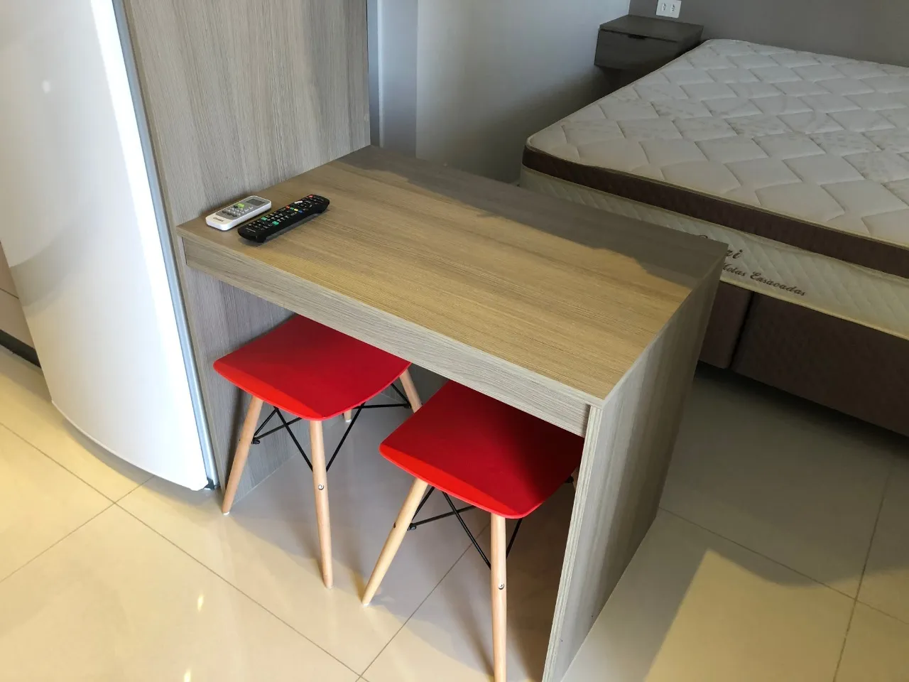 Imagem Apartamento para locação no Jardim Faculdade, Sorocaba-SP: 1 quarto, 1 suíte, 1 sala, 1 banheiro, 1 vaga de garagem, 33m² de área.