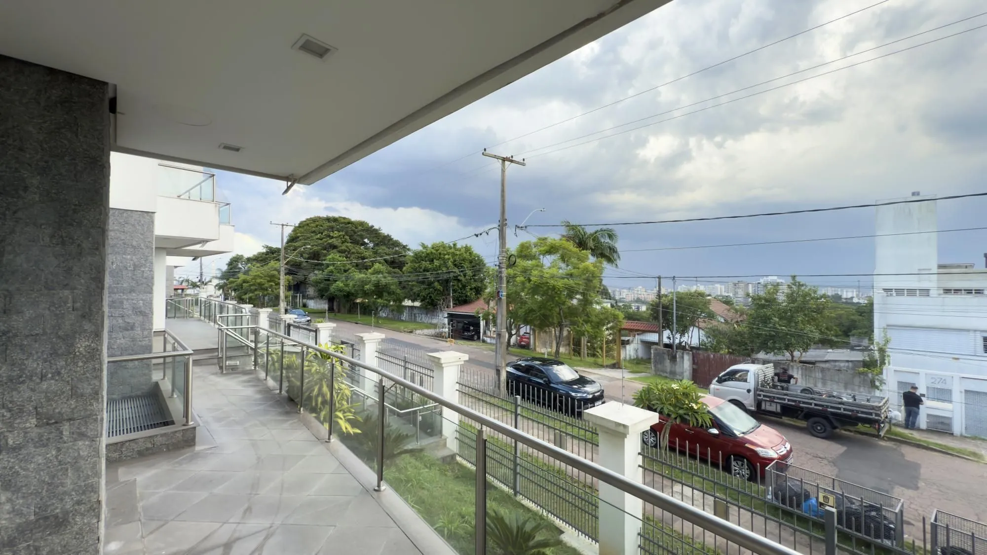 Imagem Casa para Comprar com 4 suítes, 386 m² - Chácara das Pedras - Porto Alegre