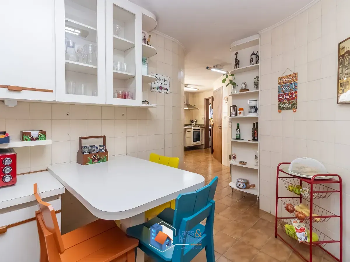 Imagem Apartamento para venda em Moema com 4 quartos, sendo 1 suíte, 170m²