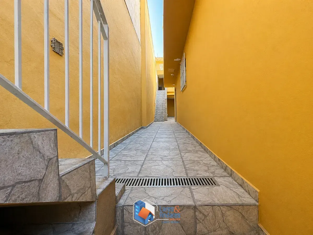 Imagem Casa para venda em Jardim Shangrilá (Zona Norte) com 3 quartos, 250m²