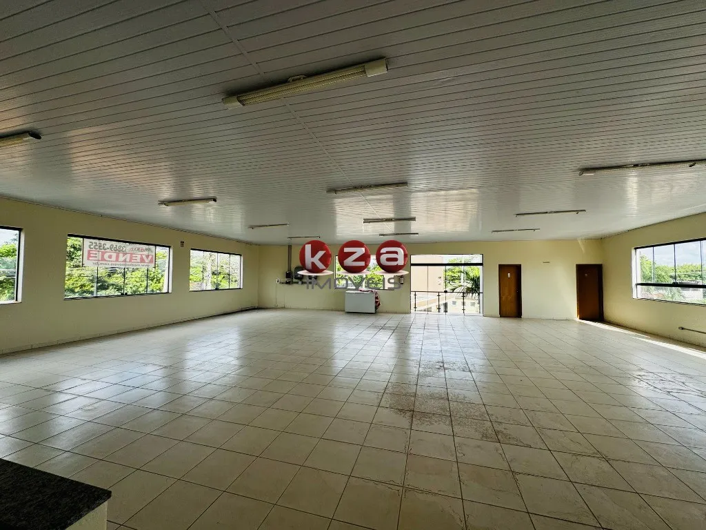 Imagem Salão Comercial à Venda em Valinhos-SP, na Vila Faustina II: 3 Salas, 6 Banheiros, 6 Vagas e 511m² de Área