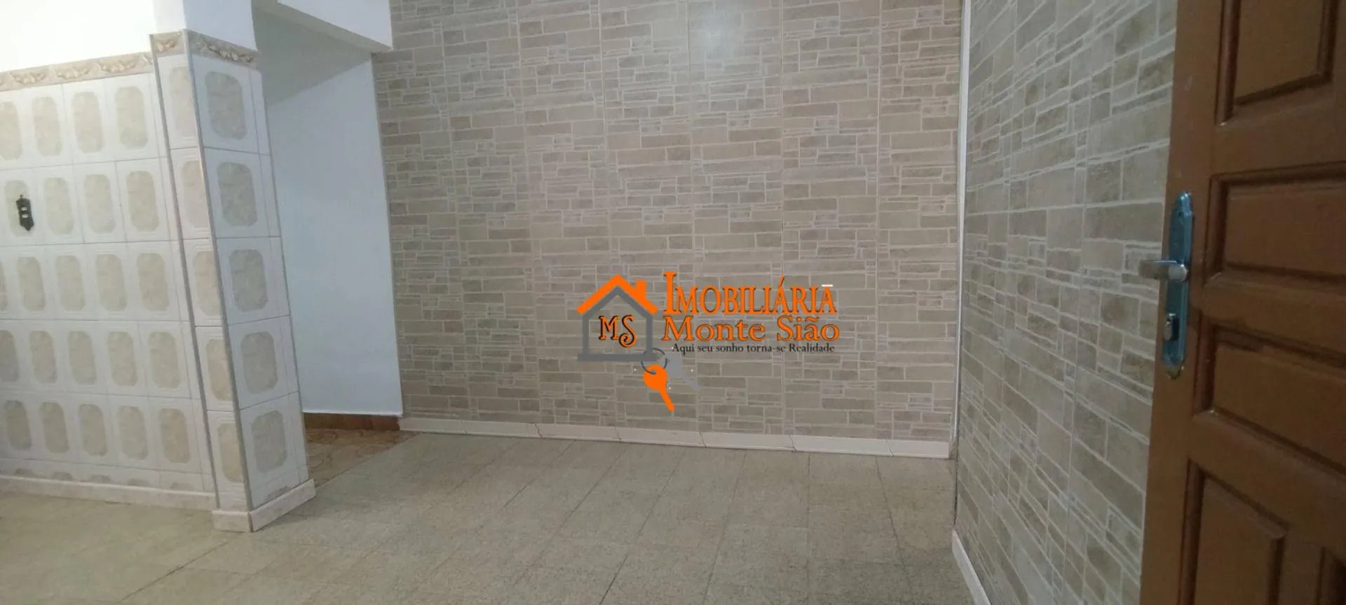 Imagem Casa térrea a venda com 125m² de terreno no Av. Barber Greene - Jardim Santa Clara