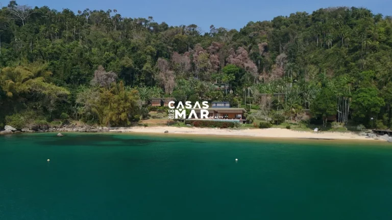 Imagem Terreno de 628,91 hectares com praia paradisíaca em Angra dos Reis-RJ, documentação completa e aceita incorporação.