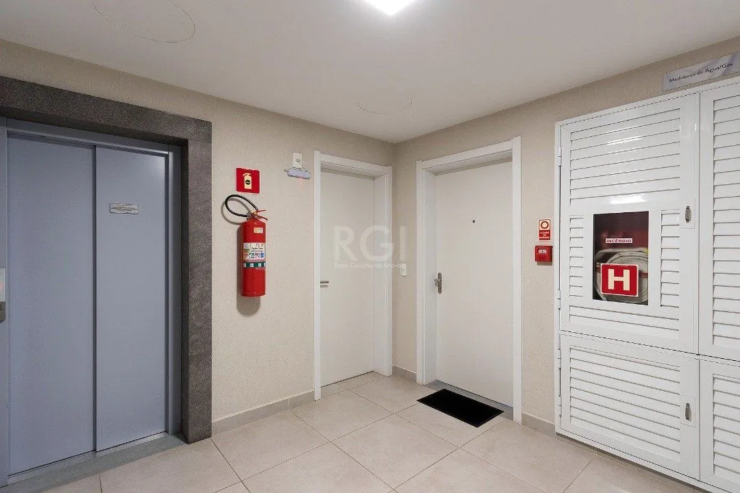 Imagem Apartamento | 2 Dormitórios | 1 Suíte | 1 Vaga | Bairro Cristal | Porteira Fechada