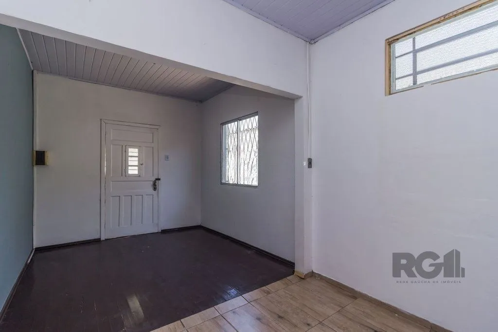 Imagem Casa de 5 dormitórios no bairro Sarandi