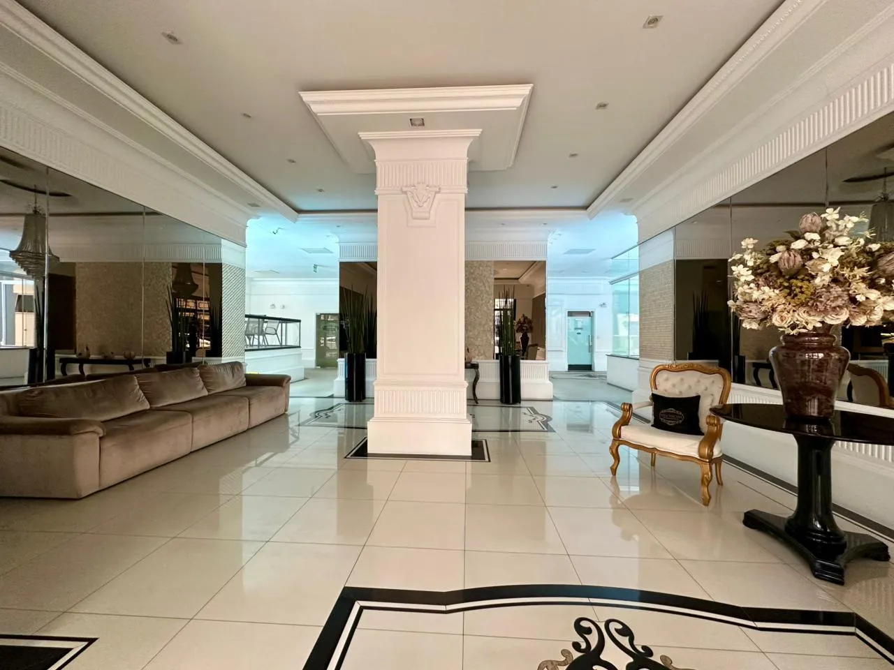 Imagem Apartamento à venda com 327m2 por R$ 4.990.000,00