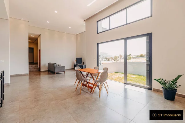 Imagem Casa térrea à venda em Condomínio na região de Atibaia - R$1.590.000!