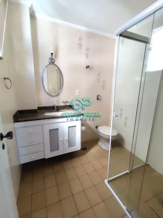 Imagem 4 dormitórios, sendo 3 suítes, cômodos espaçosos e confortáveis, lavabo e banheiro social e 2 vagas de garagem