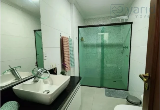 Imagem Apartamento de Luxo à Venda no Edifício Mirante do Vale-SP: 3 Quartos, 1 Suíte, 2 Banheiros, 2 Vagas de Garagem, 157m²