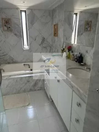 Imagem Vendo Cobertura Duplex, com vista para o mar, 347m², 3 suítes, sala p/ 3 ambientes e 2 vagas
