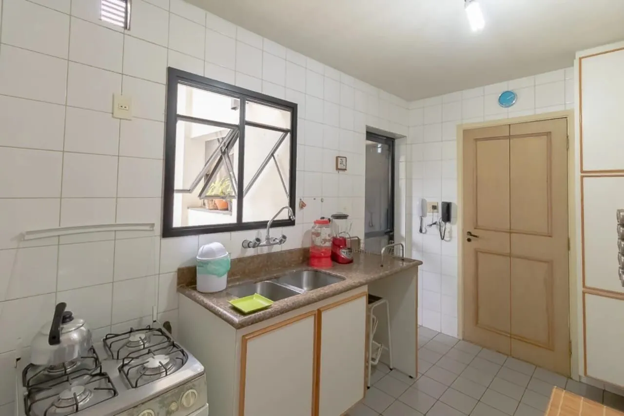 Imagem Apartamento com 4 dormitórios, 99 m² e 2 vagas em localização privilegiada.
